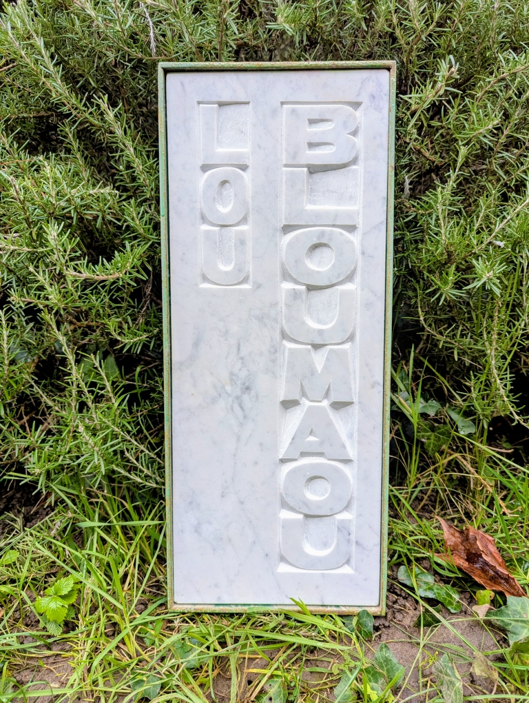 Plaque de maison en marbre de Carrare